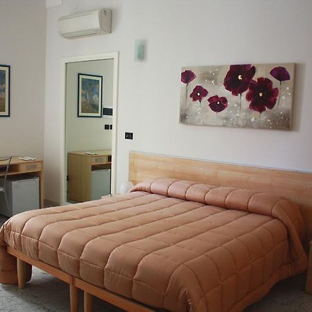 Il Normanno Hotell Mesagne Rum bild