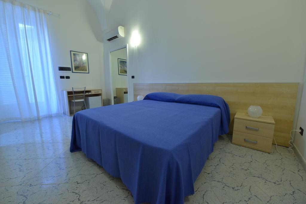 Il Normanno Hotell Mesagne Rum bild