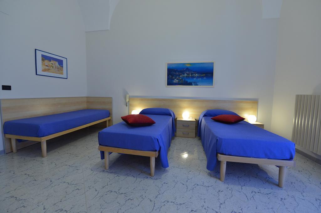 Il Normanno Hotell Mesagne Rum bild